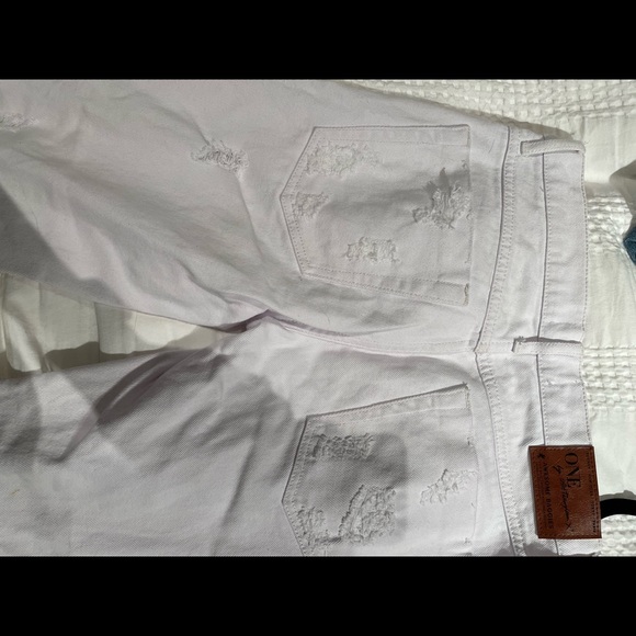 One Teaspoon white boyfriend denim! - Picture 2 of 5